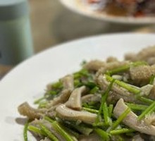 Stir-fried Tripe with Mustard Greens
