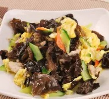 Wood Ear Mushroom and Pork Rice Bowl