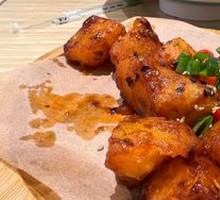 Street-style Crispy Potato with Spicy Sauce