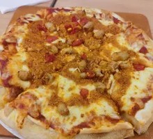 Classic Italian Meat Sauce Pizza