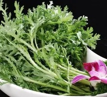 Chinese chrysanthemum greens