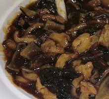 Scallion-braised Sea Cucumber with Pig's Trotters