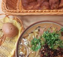 Fried Rice Noodles with Crispy Tofu