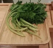 Chinese chrysanthemum greens