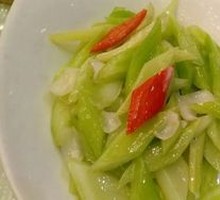 Celery and Lily Bulb Stir-fry