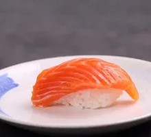 Thick-cut Salmon Sushi