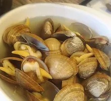 Sichuan-Style Boiled Clams