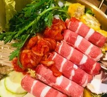 Kimchi Beef Noodle Hot Pot