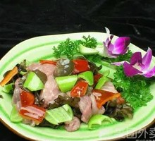 Stir-fried Beef with Wood Ear Mushrooms