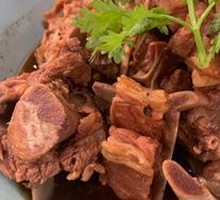 Spicy Sauce-Infused Spare Ribs