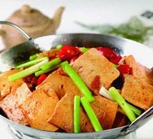 Spicy Pot-Braised Tofu with Leaves
