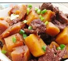小炖肉烩土豆