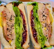 Thick Cut Low-Fat Tuna Sandwich