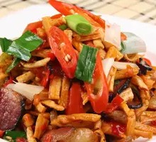 萝卜干炒腊肉盖饭