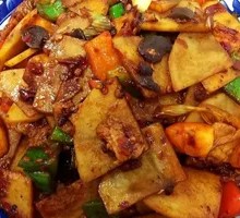 Spicy Pork Slices with Chili