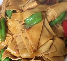 Bell Pepper and Tofu Skin Stir-Fry