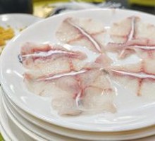 Sliced Raw Fish in Hot Pot
