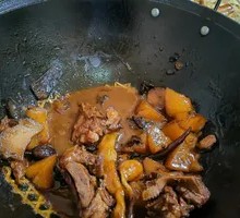 Pork Rib and Chicken Stew Pot