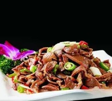 Wild Pepper Stir-fried Chicken Gizzard