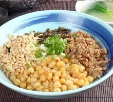 Spicy Broad Noodles with Pea Paste