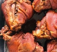Sauce-Flavored Pork Shank