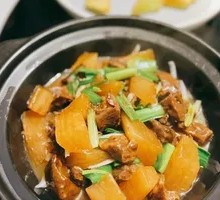Potato and Beef in Clay Pot