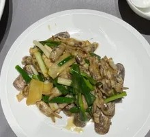 Stir-fried Clams with Scallions and Ginger