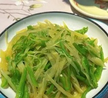 Spicy Green Pepper and Potato Shreds