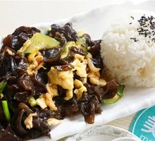 Wood Ear Mushroom and Pork Rice Bowl