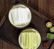 Cucumber with Green Onion Strips