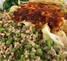 Eggplant and Pork Bit Oil-Poured Noodles