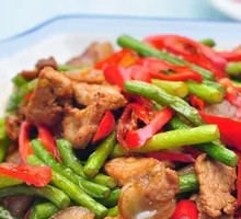 Stir-fried Pork with Garlic Stalks