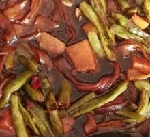 Big Pot Braised Green Beans with Potato Noodles