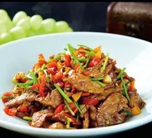 Stir-Fried Beef with Yellow Onion
