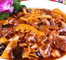 Stewed Beef with Yellow Sauce