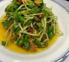 Stir-Fried Black Bean Sprouts