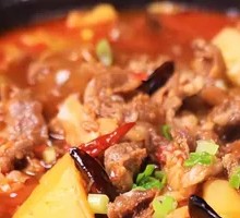 Braised Beef Tendons and Noodles in Clay Pot