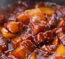 Braised Pork Belly in Clay Pot