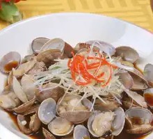 Spicy Stir-Fried Clams