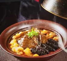 Softshell Turtle Buddha Jumps Over the Wall