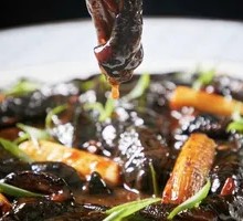 Braised Sea Cucumber with Green Onion