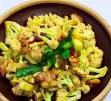 Organic Cauliflower in Small Pot