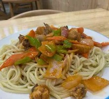 红烧鸡块盖浇面