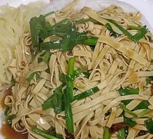 Stir-fried Leek and Tofu Noodles with Rice