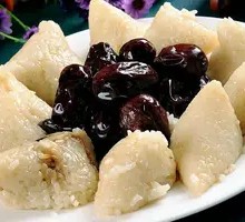 Glutinous Rice Sticky Cake with Red Dates