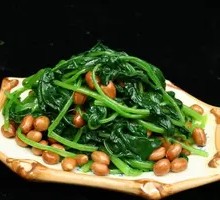Spinach with Walnuts