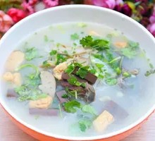 Duck Blood and Vermicelli Soup