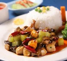 Sauce-Braised Chicken Rice Bowl