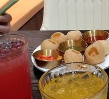 Special Strawberry Sparkling Water