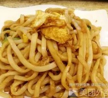 Stir-Fried Rice Noodles with Pork